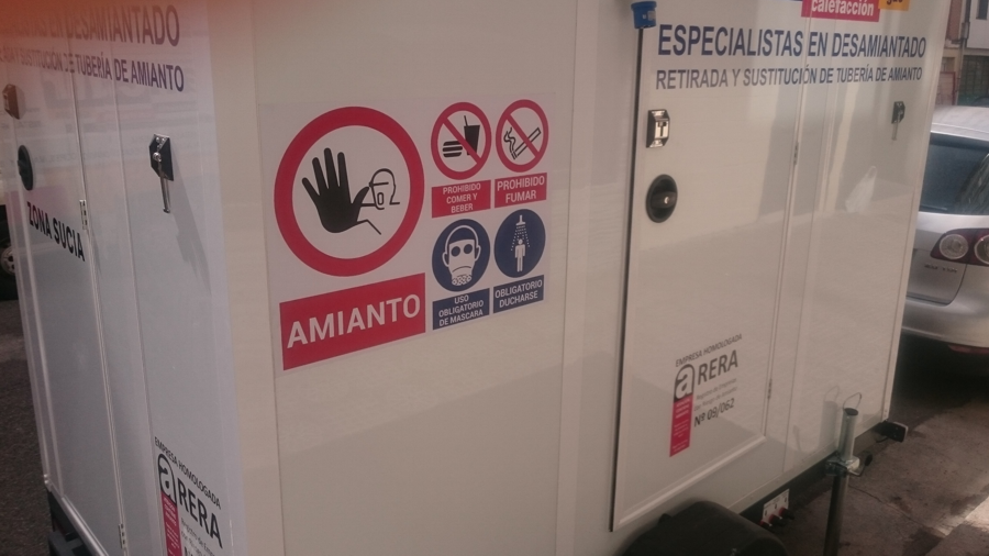 Remolque usando para desamiantado